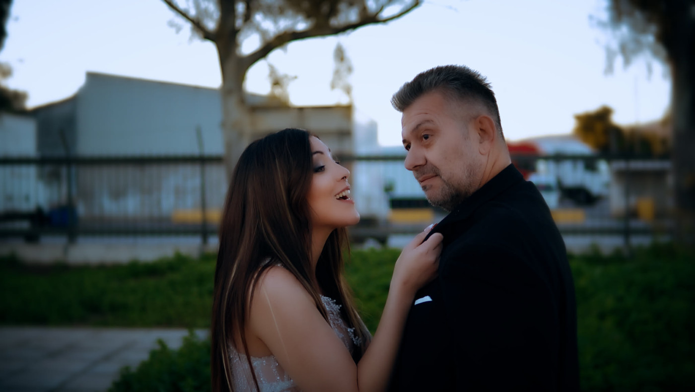 «Ερωτευμένη»: Ντουέτο-έκπληξη των Ματθαίου Γιαννούλη και Ιουλίας Κουκουβέ