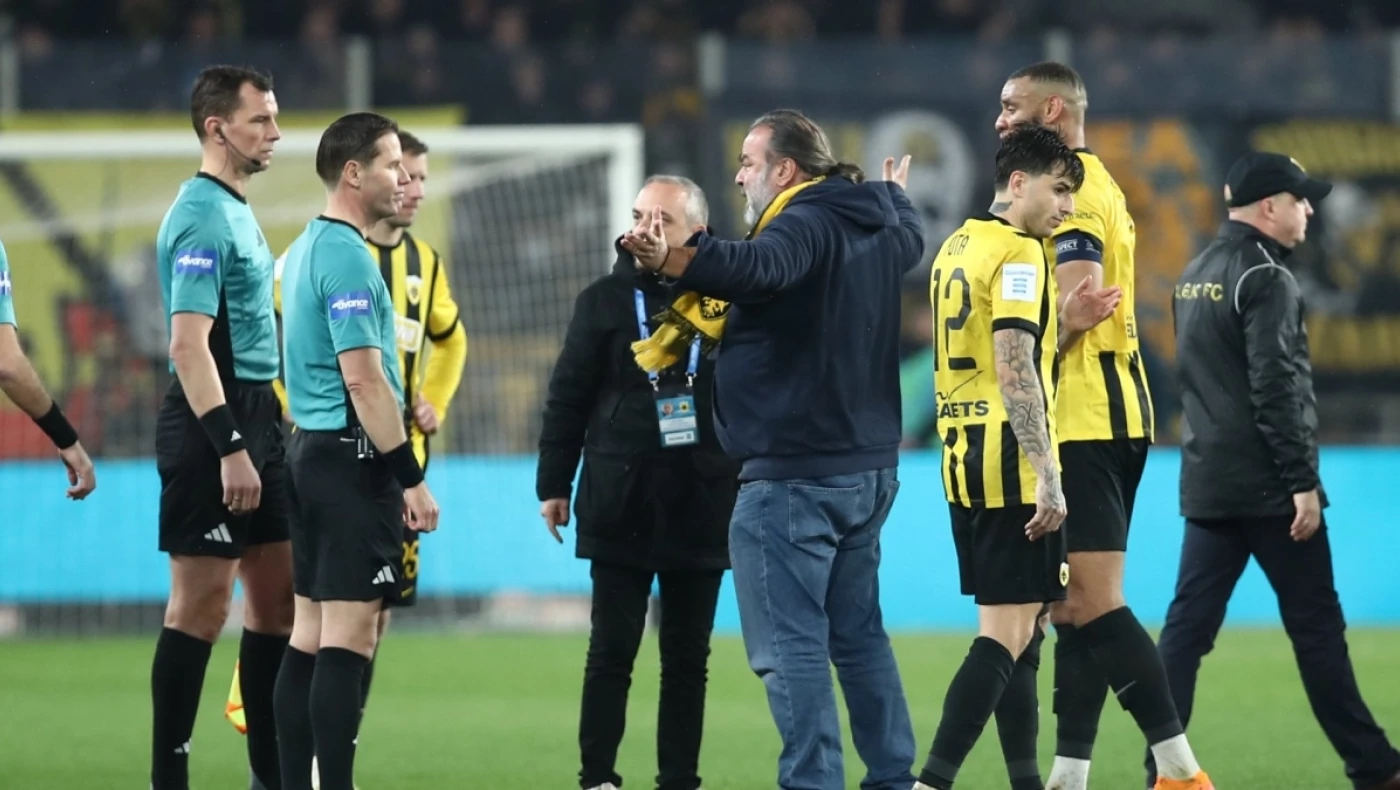 ΑΕΚ: Έντονα παράπονα Ηλιόπουλο σε Μάκελι για το πέναλτι