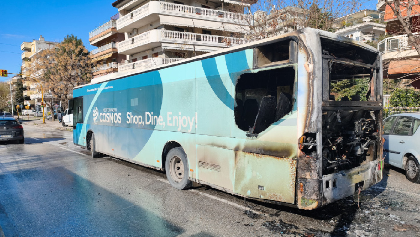 Θεσσαλονίκη: Φωτιά σε λεωφορείο του ΟΑΣΘ στη Ν. Ελβετία