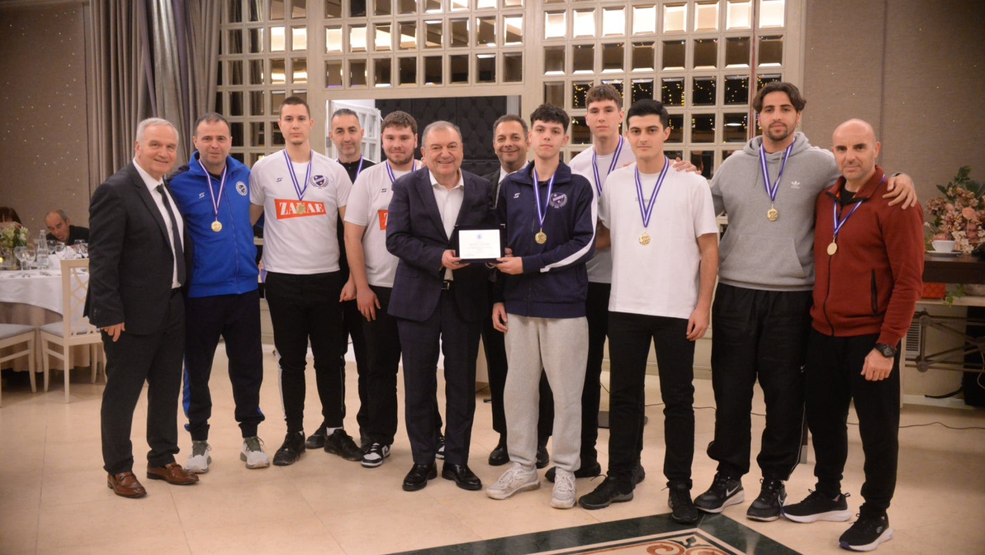 Φωτορεπορτάζ: Χορός και κοπή της πίτας στο Πανόραμα