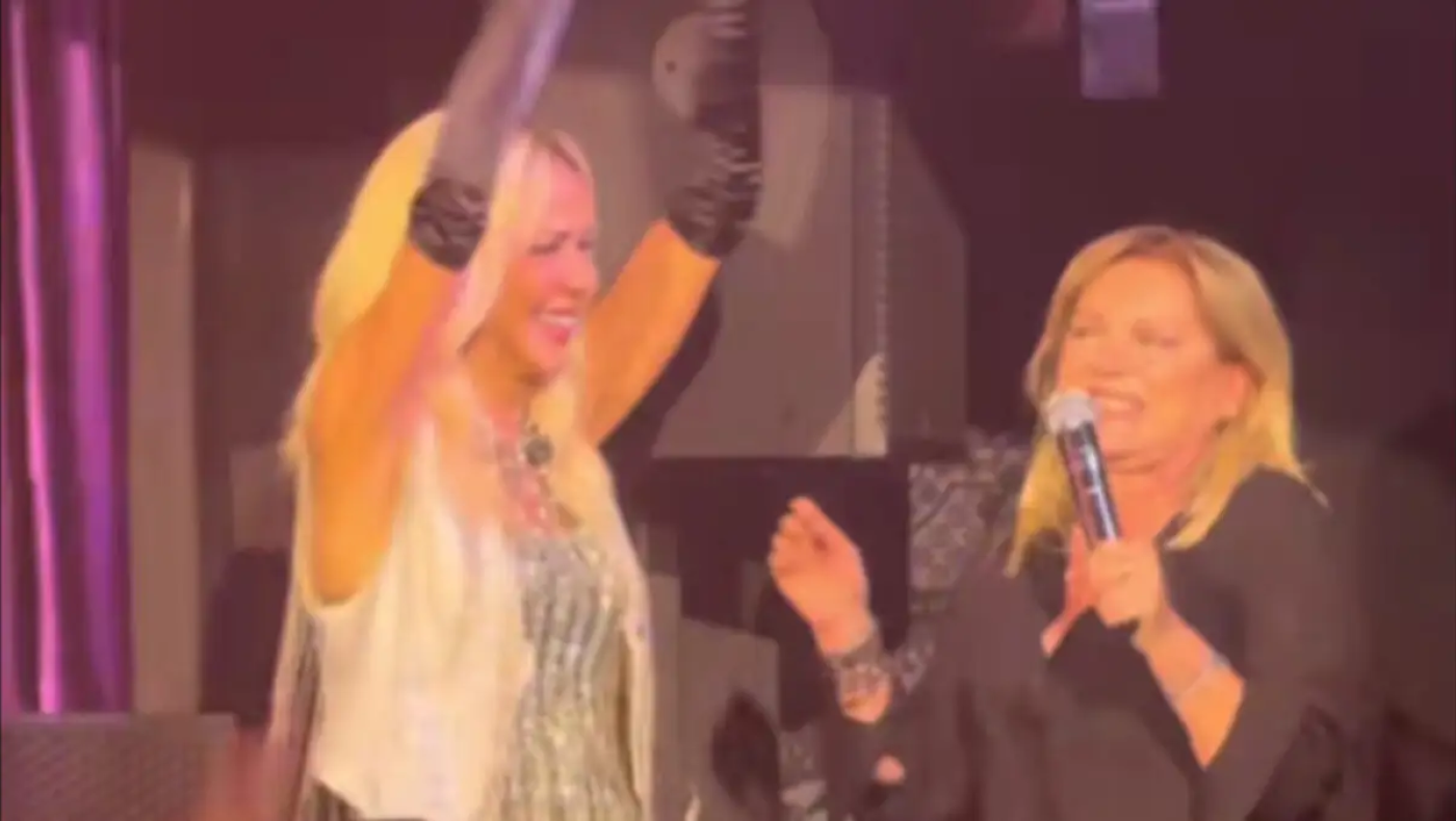 Μαρία Καβογιάννη: Τραγούδησε το «I Will Survive» ενώ η Βίσση την αποθέωνε