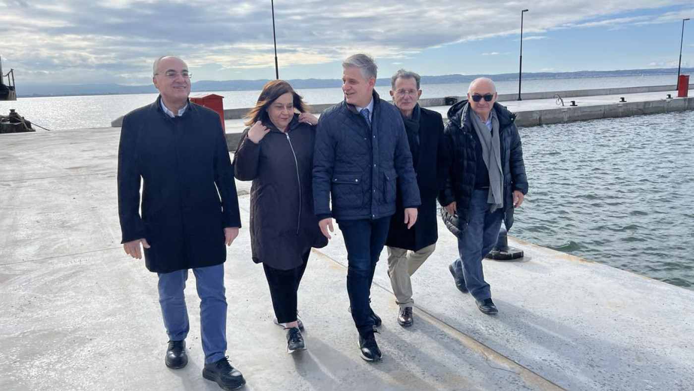 Υπογράφηκε η σύμβαση για την ανάπλαση της χερσαίας ζώνης του Αλιευτικού Καταφυγίου στη Ν. Κρήνη