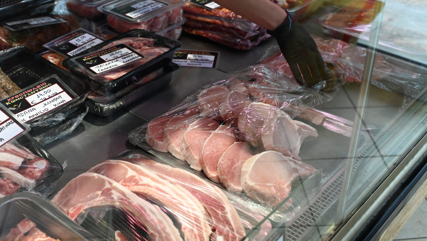Τσικνοπέμπτη: «Φωτιά» οι τιμές στα κρέατα - Πανάκριβο το μοσχάρι