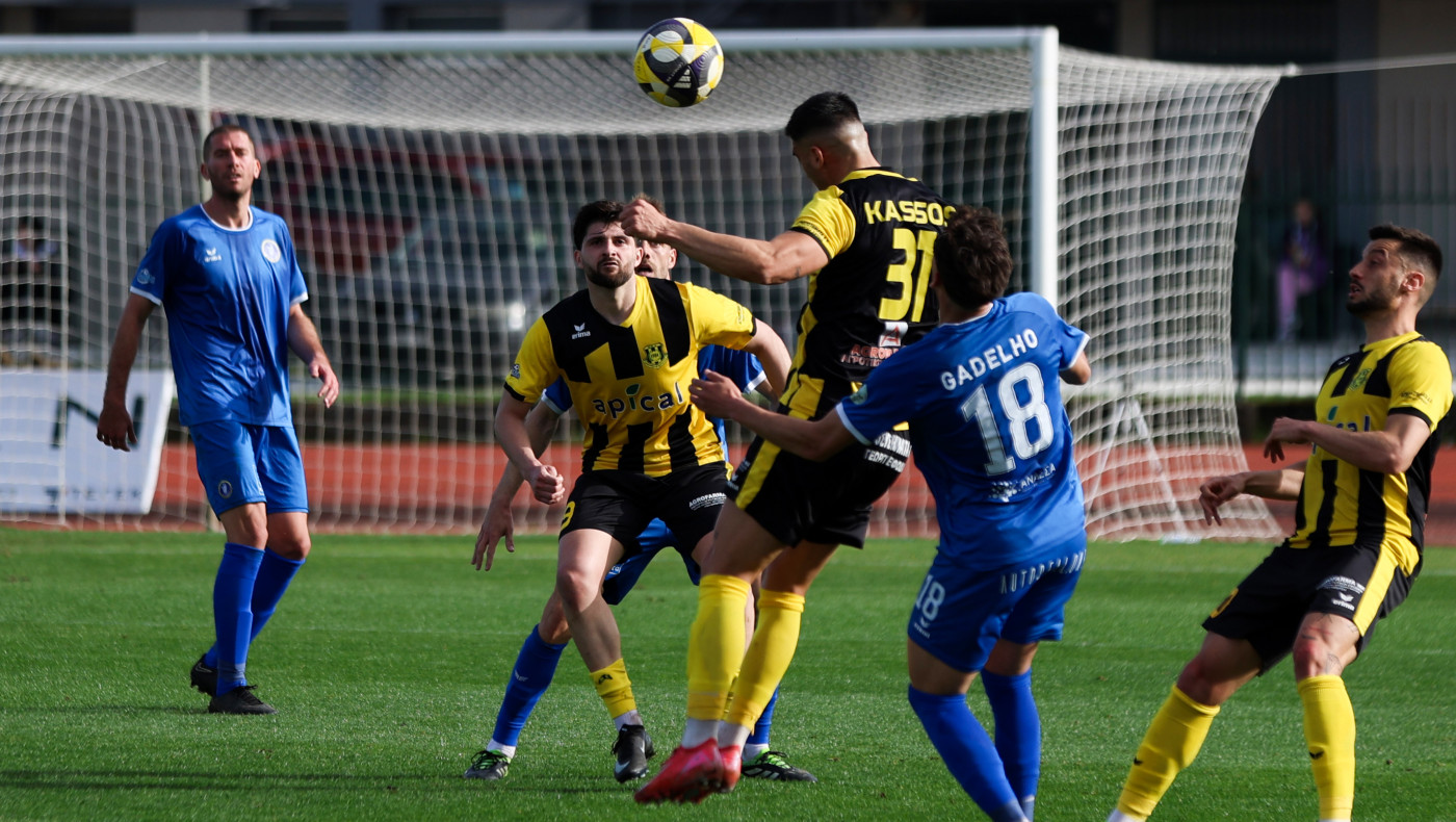 Όρθια με δέκα παίκτες στην Καρδίτσα η Νίκη Βόλου που «φωνάζει» για τη διαιτησία