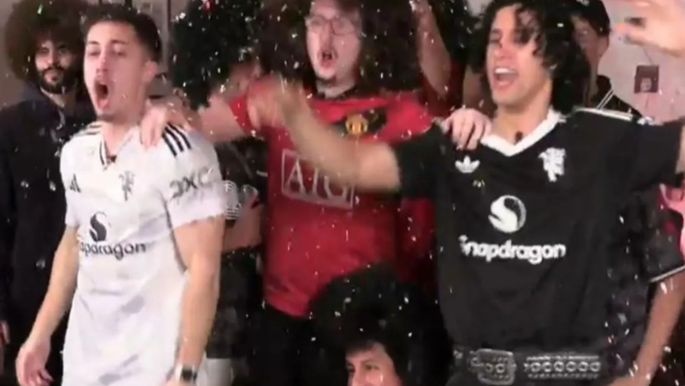 Χαμός στο live: Ο ακούρευτος οπαδός της Γιουνάιτεντ περίμενε το 5/5-Το... τρολάρισμα από την Σίτι