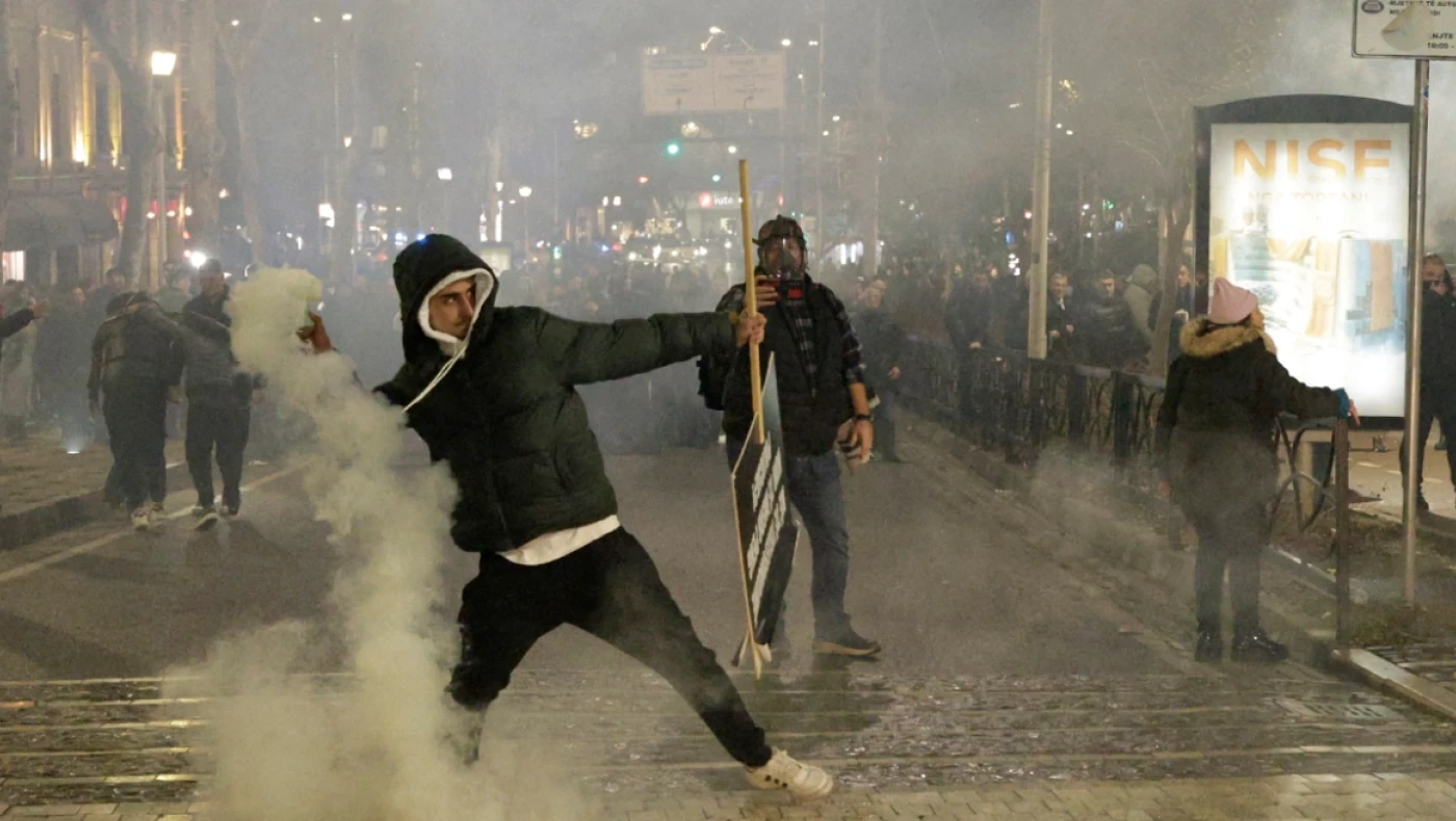 Αλβανία: Υποστηρικτές του Μπερίσα προκάλεσαν... χάος-Τραυματίες 16 αστυνομικοί