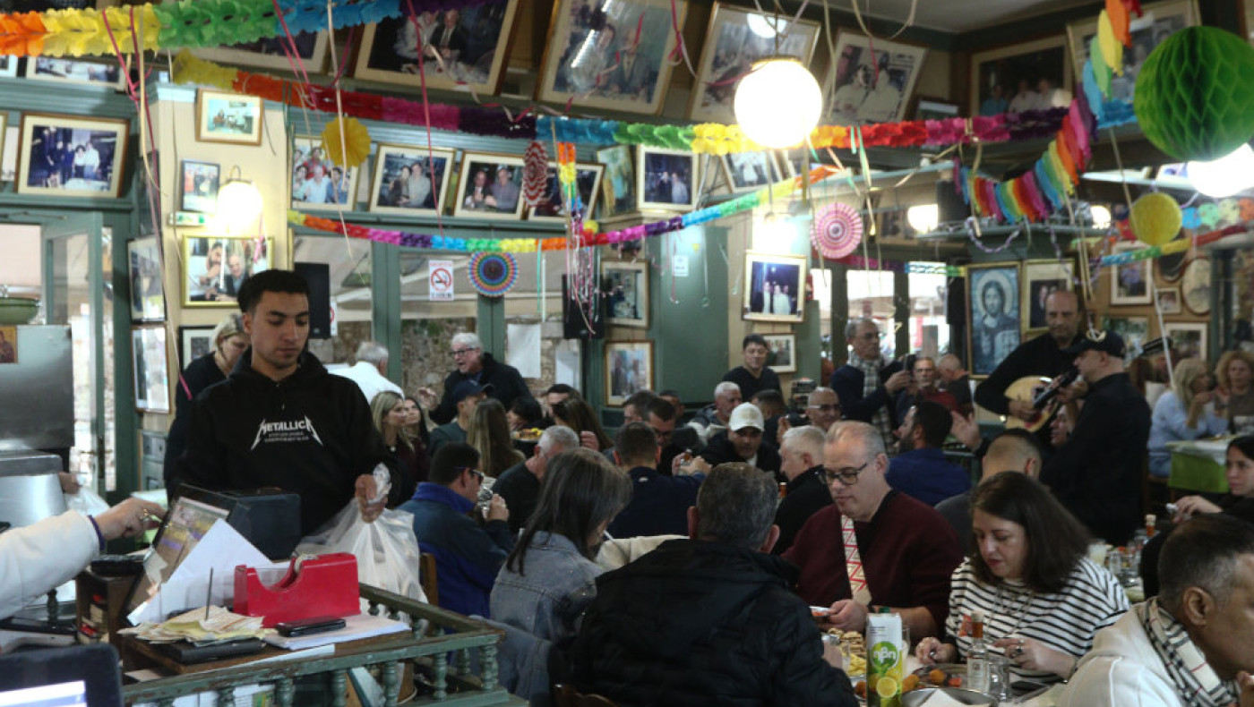 Τι ισχύει με την Τσικνοπέμπτη: Αργία ή ημιαργία;