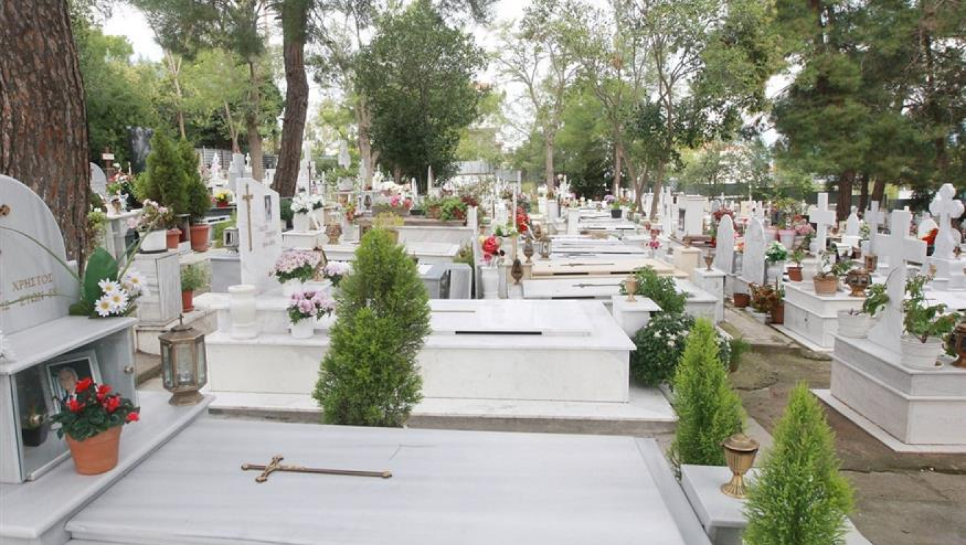 Θεσσαλονίκη: Κλέβουν κομμάτια μαρμάρου και καντήλια από τα κοιμητήρια Θέρμης