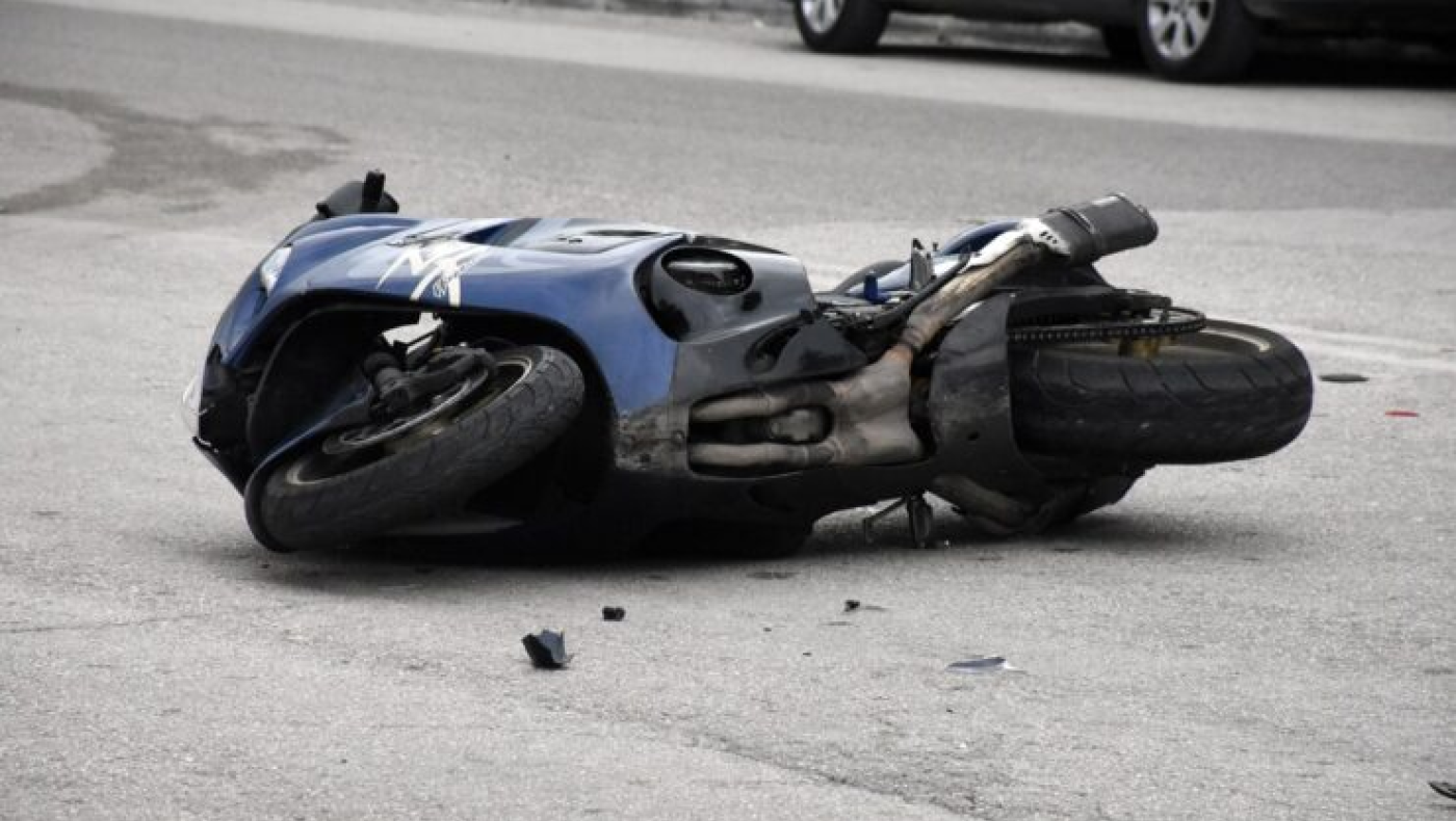 Θεσσαλονίκη: Δικυκλιστής συγκρούστηκε με ΙΧ και ακρωτηριάστηκε