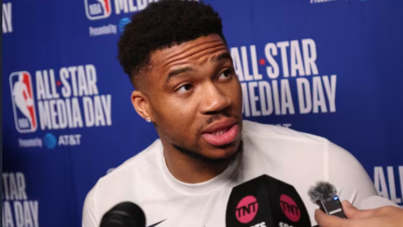 Γιάννης Αντετοκούνμπο: «Οι Μπακς είναι η ομάδα μου και την αγαπώ»