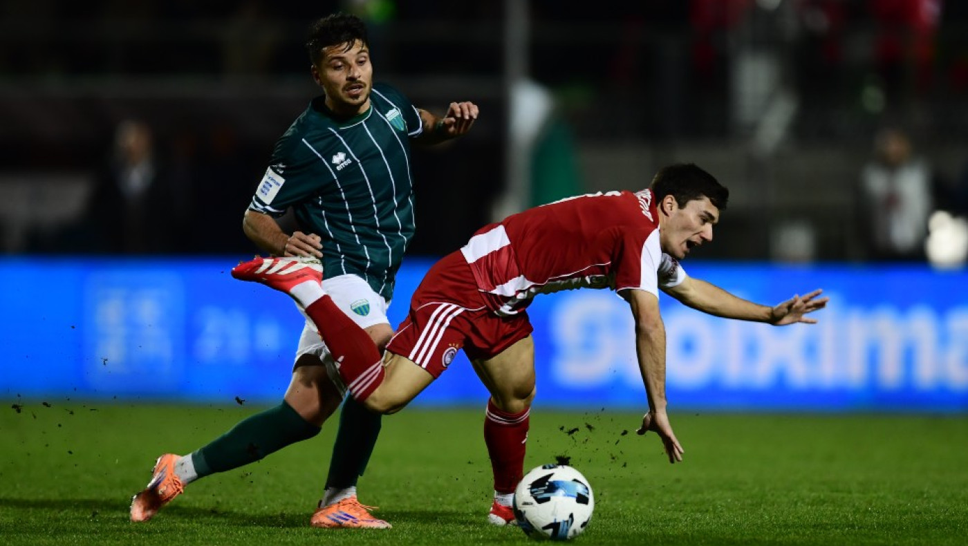 Λεβαδειακός - Ολυμπιακός: Ακυρώθηκε γκολ μέσω VAR για φάουλ του Παλάσιος, φωνάζουν οι γηπεδούχοι!