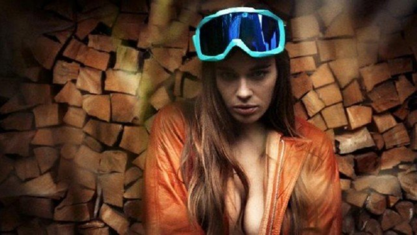 Μία γυμνή     ματιά     γεμίζει    το ταμείο (pics)