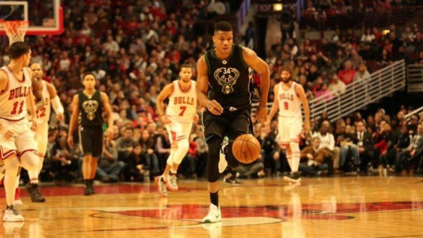 «Ταύρος» σε... υαλοπωλείο ο Γιάννης, ισοπέδωσε τους Μπουλς (videos)