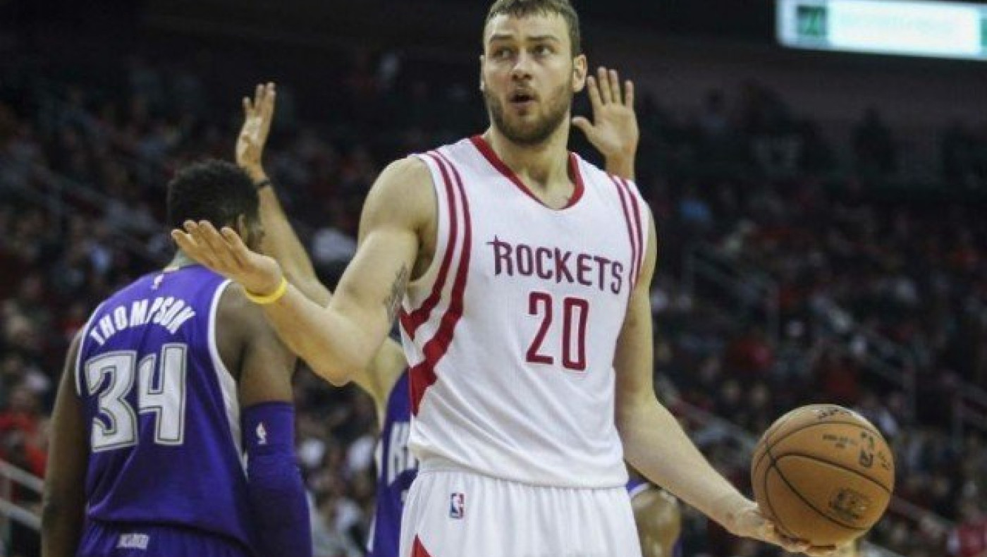 Ο Μοτεγιούνας στους                         Πέλικανς