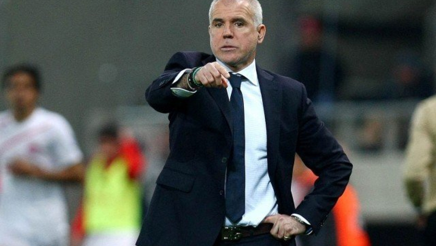 «Καίγεται» για                 ενίσχυση στα μετόπισθεν