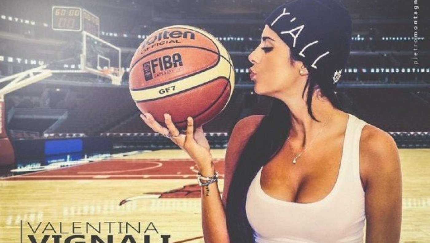 Αυτή η γυναικάρα θα σας κάνει να λατρέψετε το γυναικείο μπάσκετ (pics)