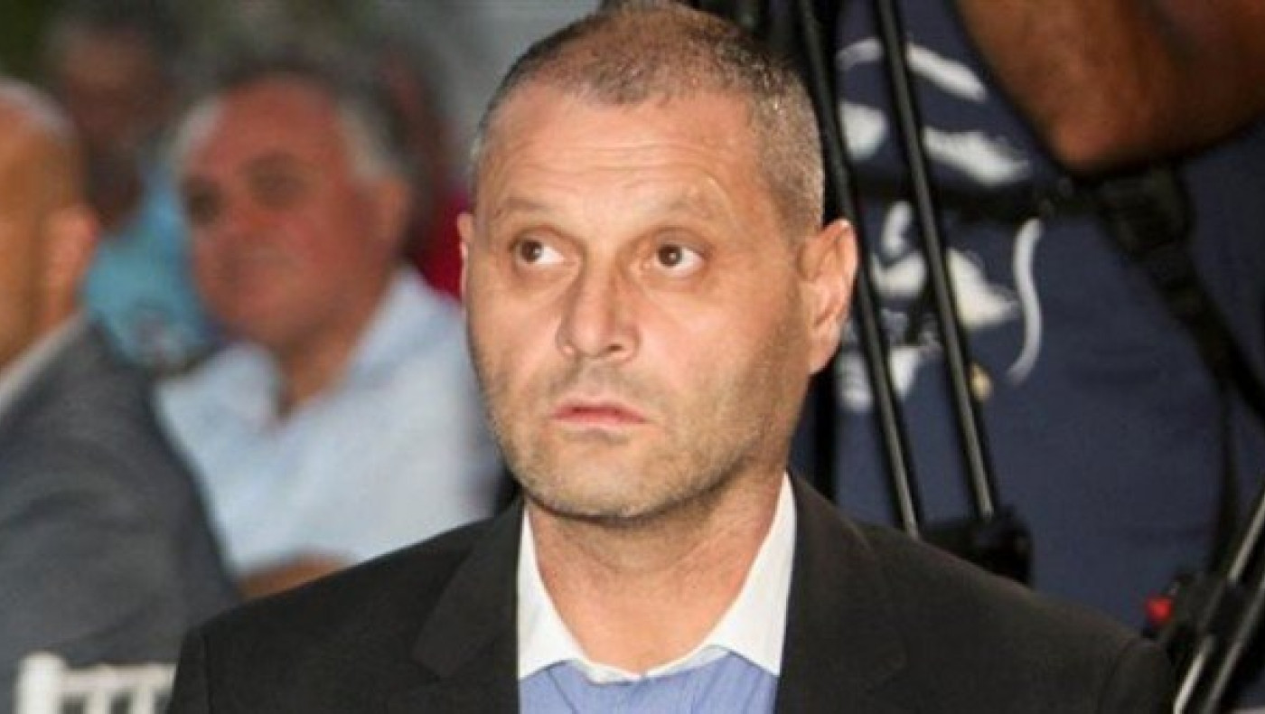 Ο κ. Ελευθεριάδης                    πέταξε πετσέτα;