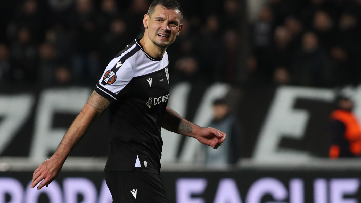 Αγωνία στον ΠΑΟΚ, αποχώρησε κουτσαίνοντας ο Λόβρεν