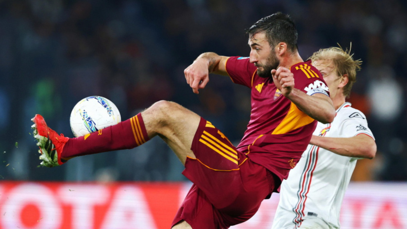 Η Ρόμα εκμεταλλεύτηκε τα «δώρα» και κοιτάζει ξανά τη δεύτερη θέση