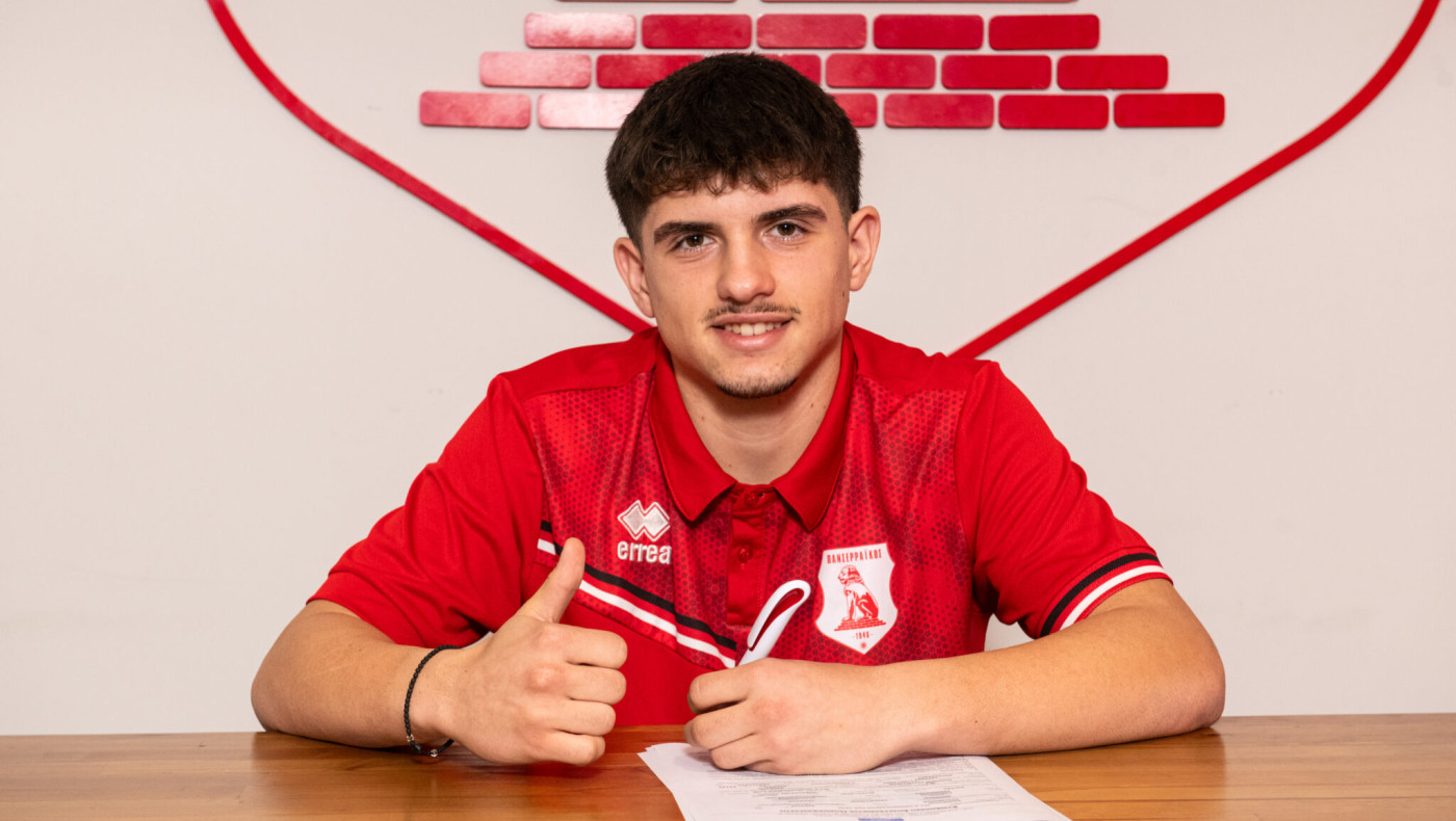 Πανσερραϊκός: Επαγγελματικό συμβόλαιο υπέγραψε ο Θωμάς Αραμπατζής