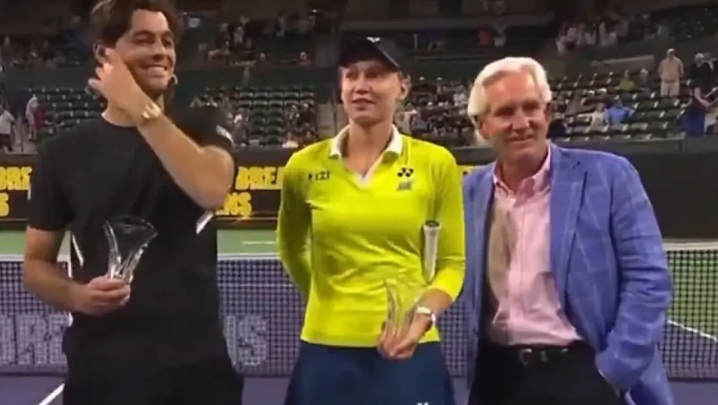 Τενίστρια τα... πήρε με κίνηση χορηγού-Έβαλε το χέρι του στη μέση της