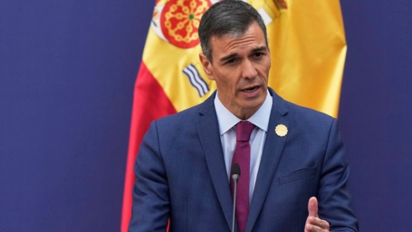 Πέδρο Σάντσεθ: Ποδηλατόφιλος ο πρωθυπουργός που είπε «no pasarán» στις ΗΠΑ