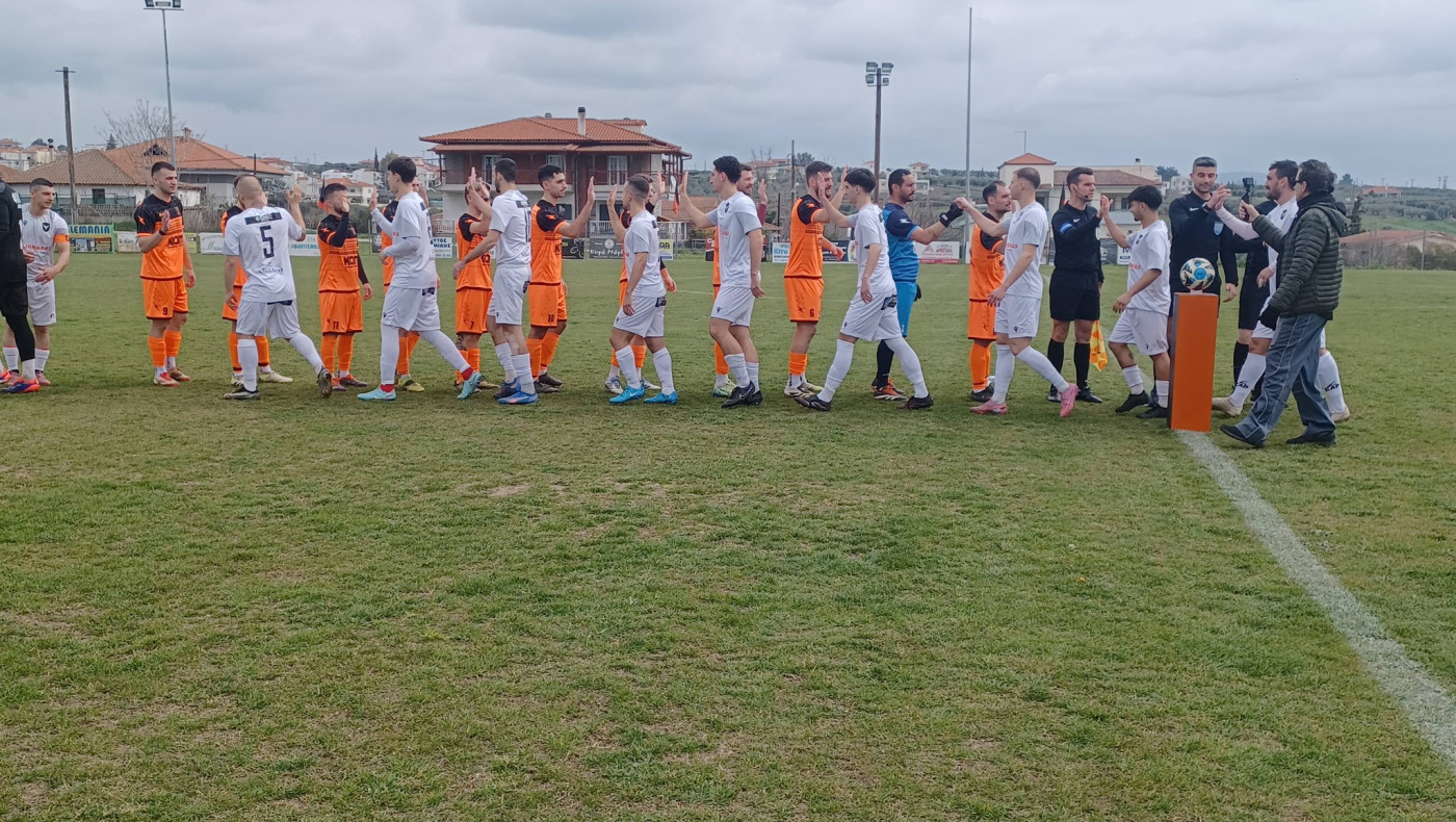 Μότσανος: «Ντροπή να παίζουμε σε τέτοιους αγωνιστικούς χώρους»