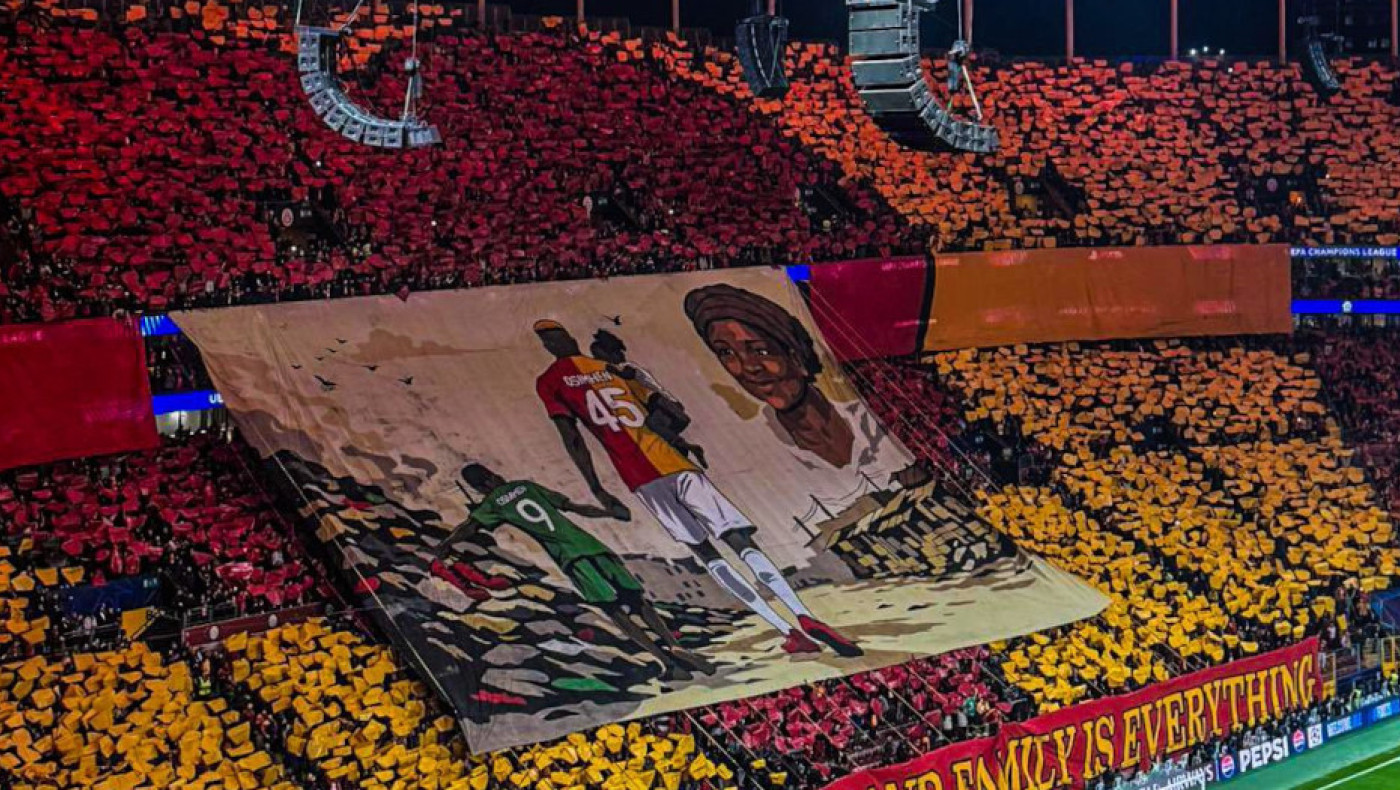 Το συγκινητικό κορεό των οπαδών της Γαλατασαράι για τον Οσιμέν