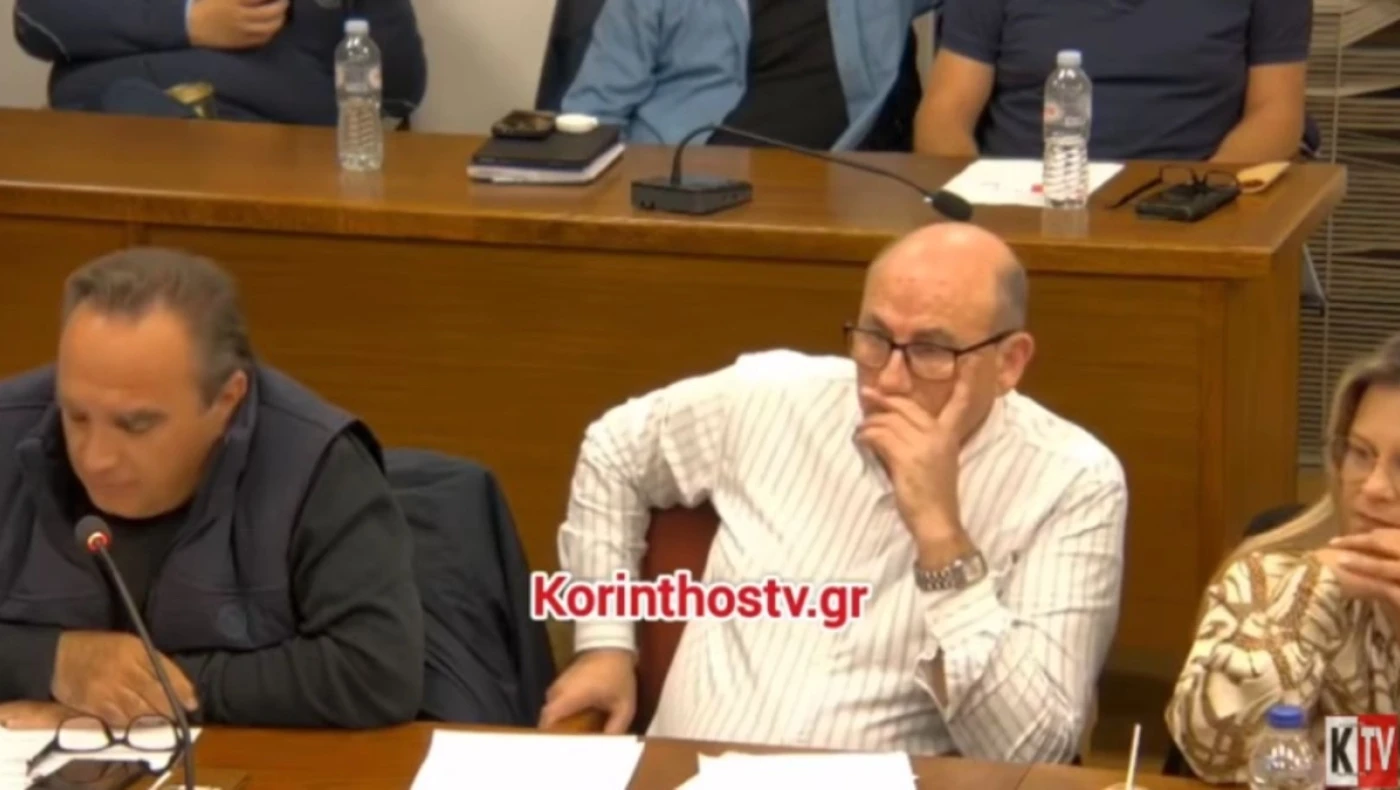 Μπήκε στο... τσακίρ κέφι στο δημοτικό συμβούλιο και τραγούδησε Στελλάρα