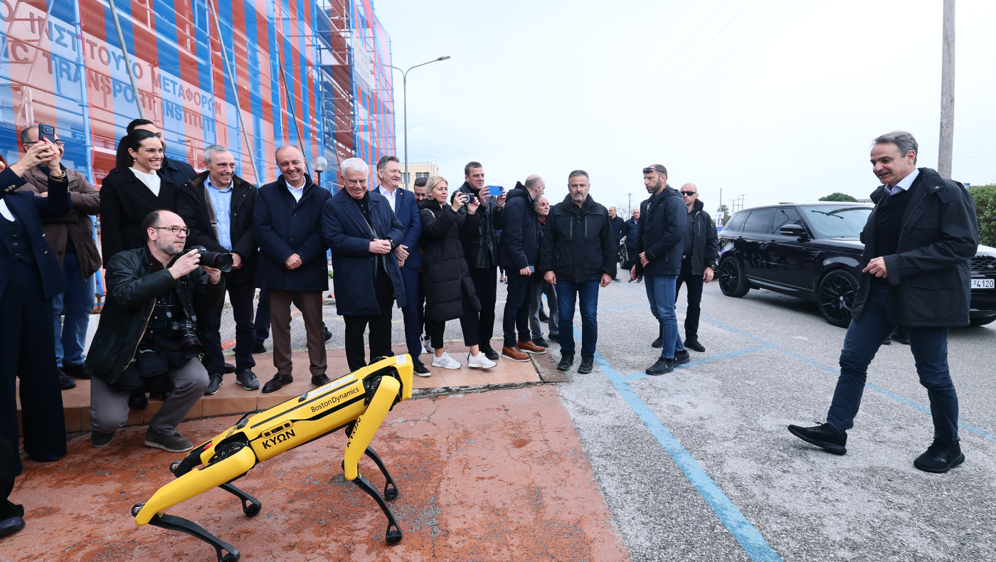 Ο Κυριάκος Μητσοτάκης «έπαιξε» με τον... Κύνα