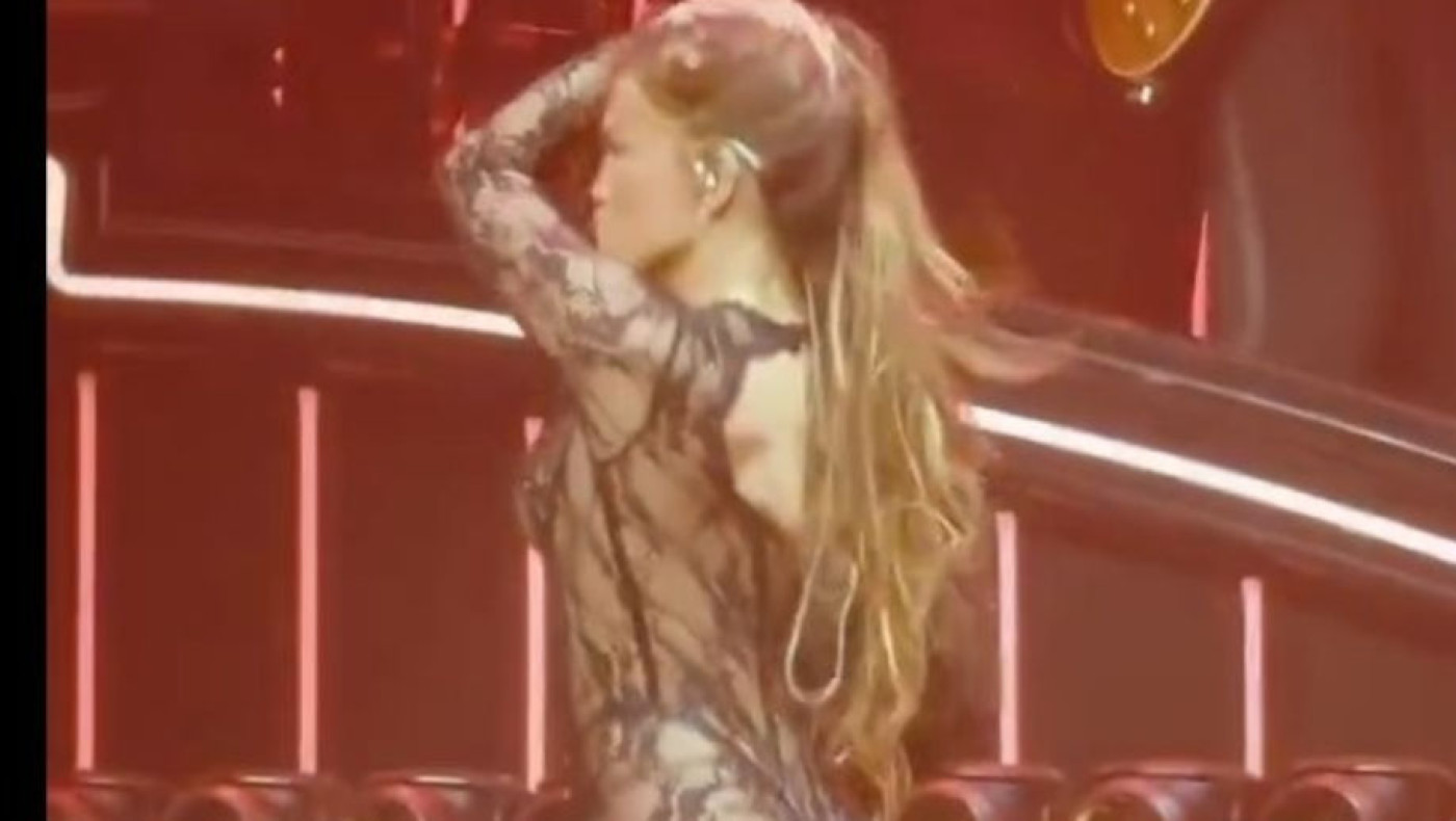 Τζένιφερ Λόπεζ: Οργιάζει στη σκηνή και... ανεβάζει θερμοκρασίες