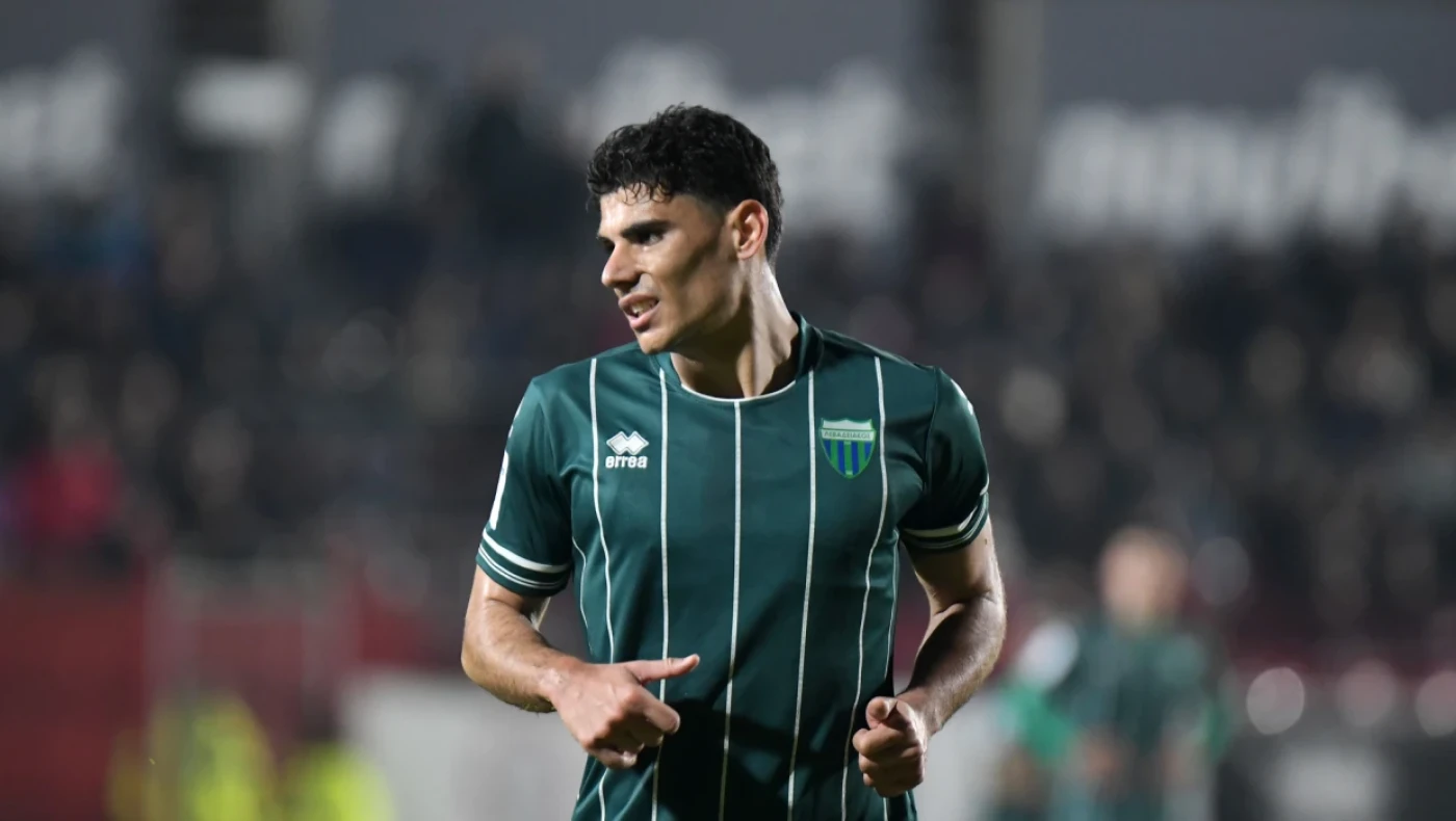 Λεβαδειακός: Κέρασε γλυκά ο Τσάπρας μετά την ανανέωση