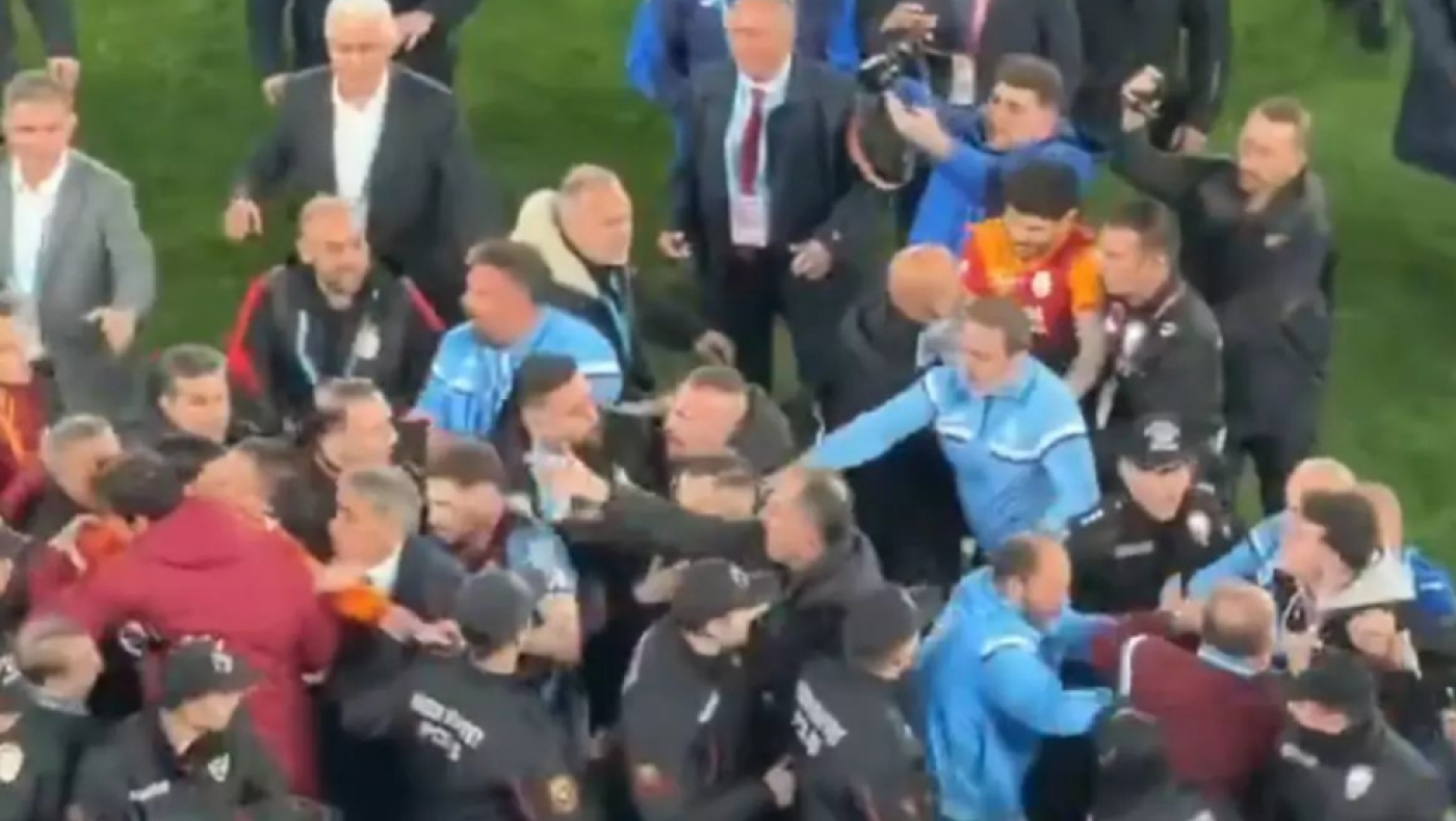 Χάος στην Τουρκία - Πιάστηκαν στα χέρια παίκτες στο Τραμπζονσπόρ - Γαλατά