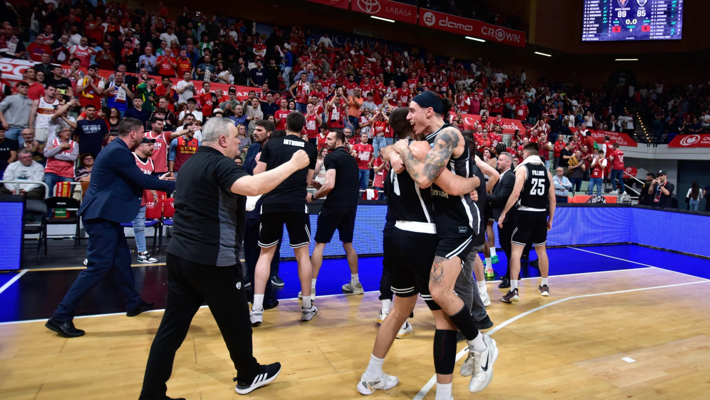 Η παρακάμερα της σπουδαίας πρόκρισης: «1, 2, 4 πάμε... ΠΑΟΚ»