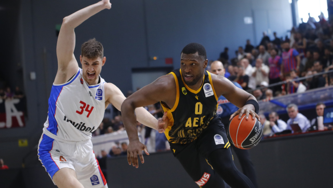 Η ΑΕΚ πέρασε από τη Γλυφάδα σπρώχνοντας κι άλλο τον Πανιώνιο στον υποβιβασμό