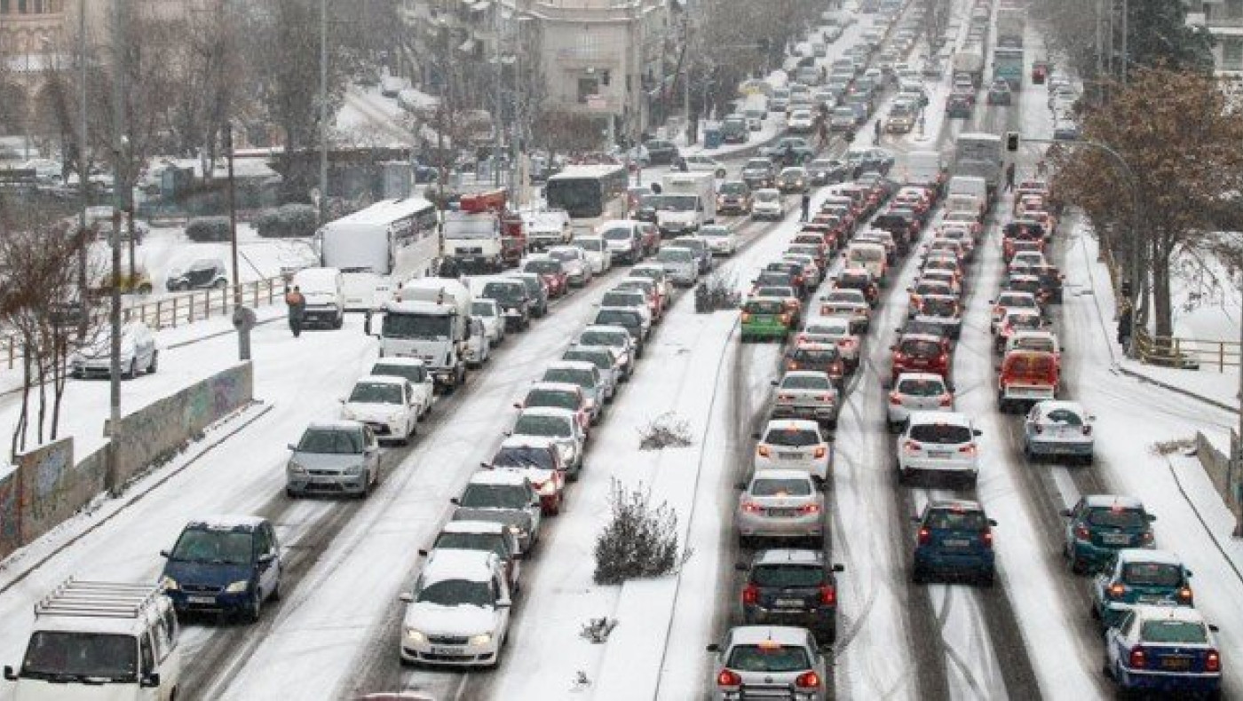 Από την ανοργανωσιά                        στο φιλότιμο