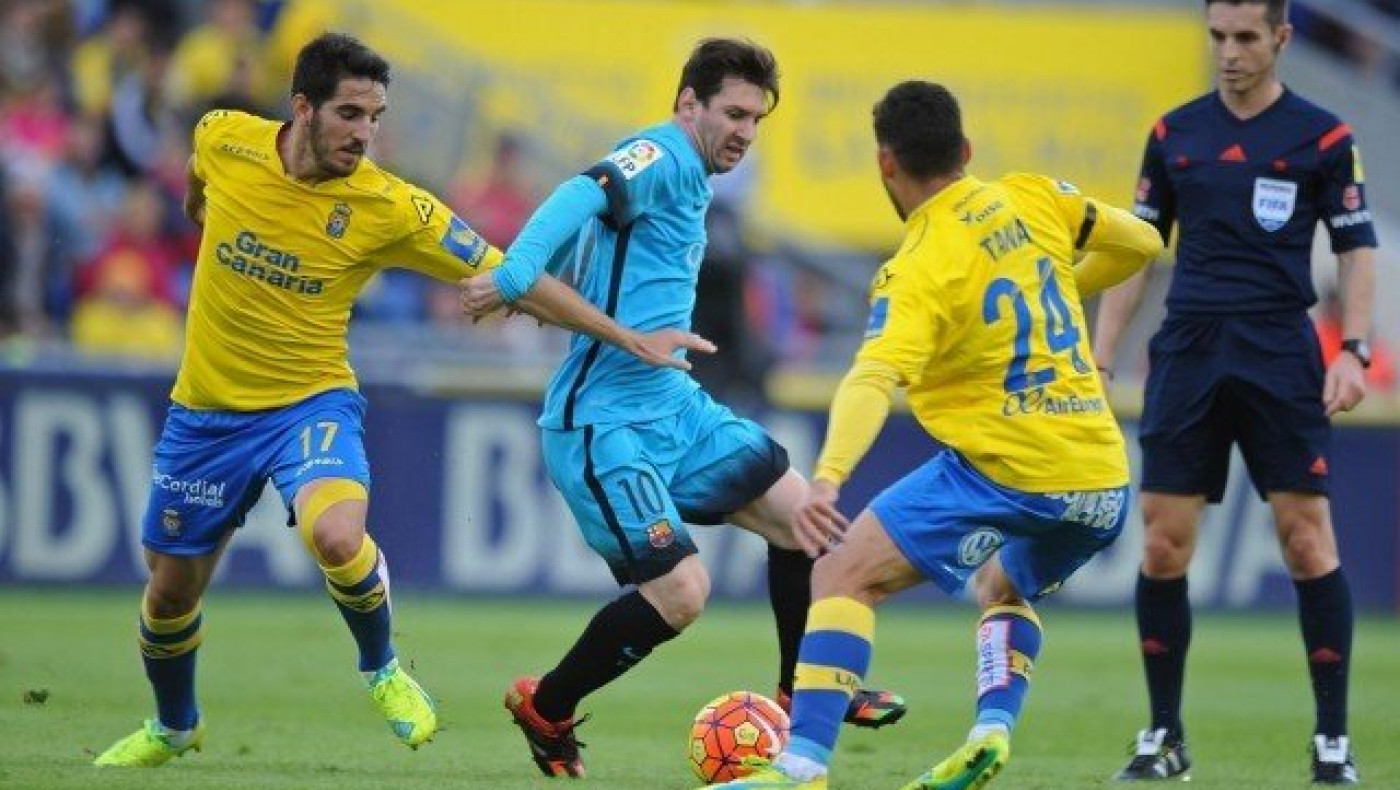 Ένα             γκολάκι          θα     το     βάλει