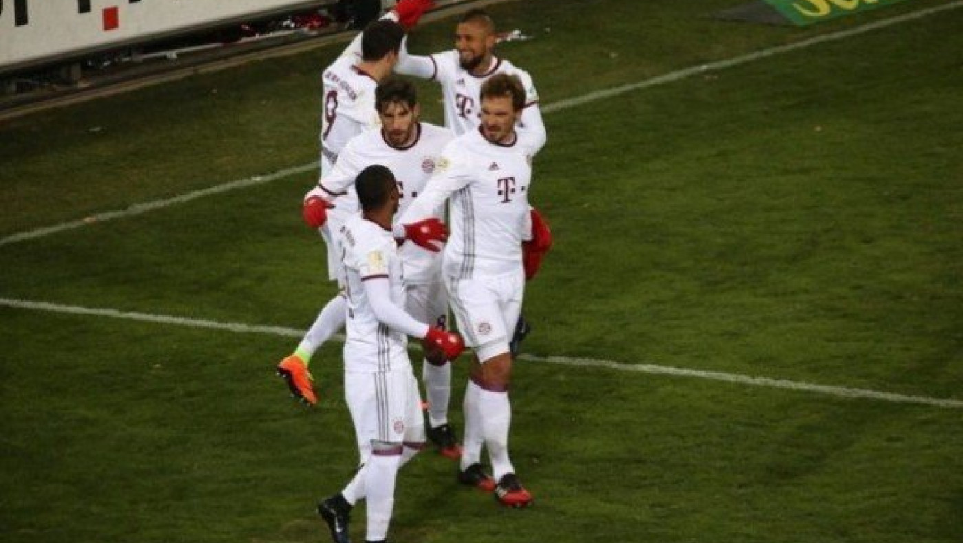 Μουδιασμένη η Μπάγερν μετά τη διακοπή, λύτρωση με Λεβαντόφσκι στο 91’