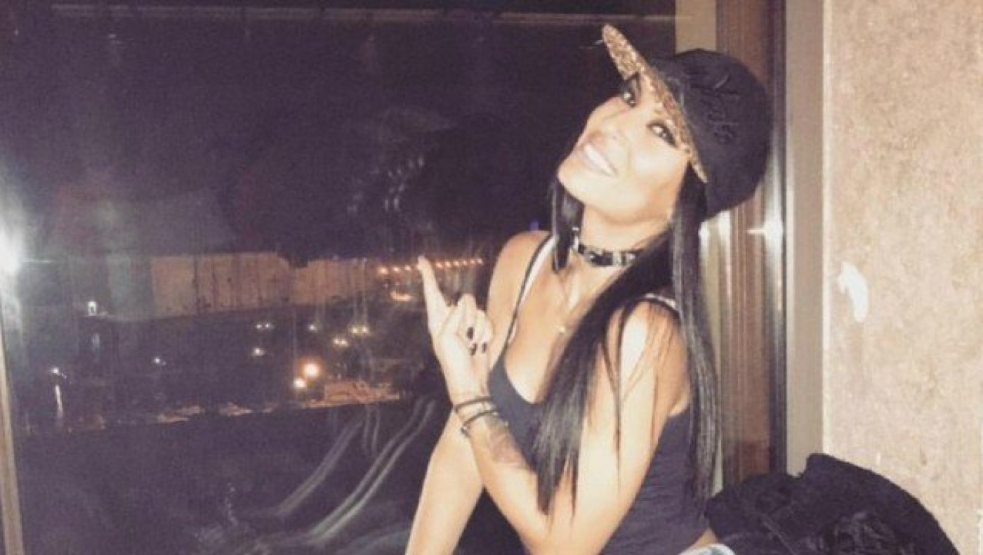 Η σέξι σύντροφος του Παντίδο που «τρελαίνει την Αθήνα» (pics)