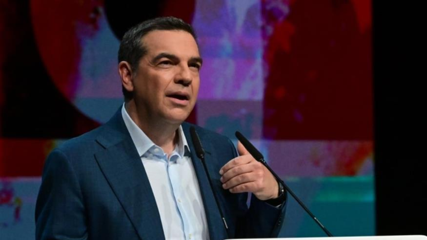 Με άρωμα... μπλαουγκράνα η νέα ανάρτηση Τσίπρα: «Όλη η ομάδα προετοιμάζεται»