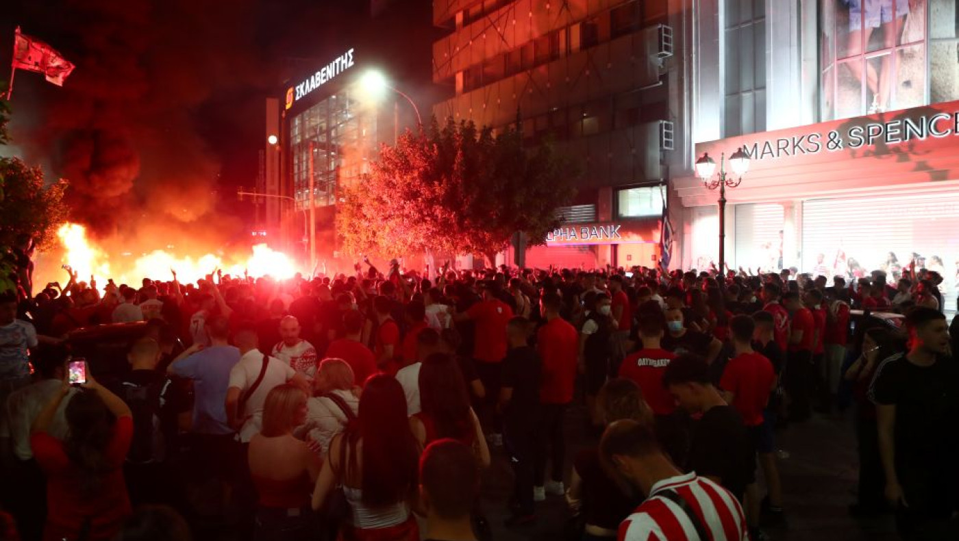 Νύχτα αποθέωσης στον Πειραιά: «Κόκκινο» πάρτι για την EuroLeague του Ολυμπιακού