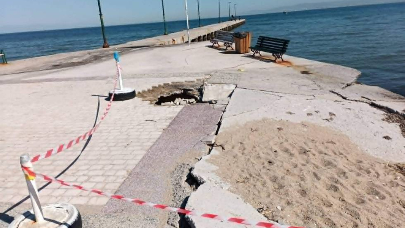 Θεσσαλονίκη: Σοβαρές φθορές και σημάδια εγκατάλειψης στην ιστορική σκάλα της Αγίας Τριάδας (pics)