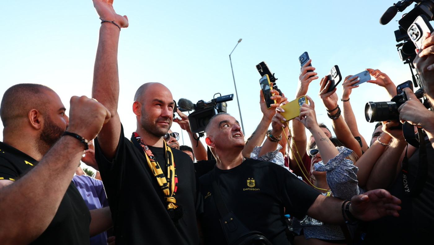 «Σεισμός» στο αεροδρόμιο «Μακεδονία» για τον Σπανούλη: Εντυπωσιακή υποδοχή από χιλιάδες Αρειανούς