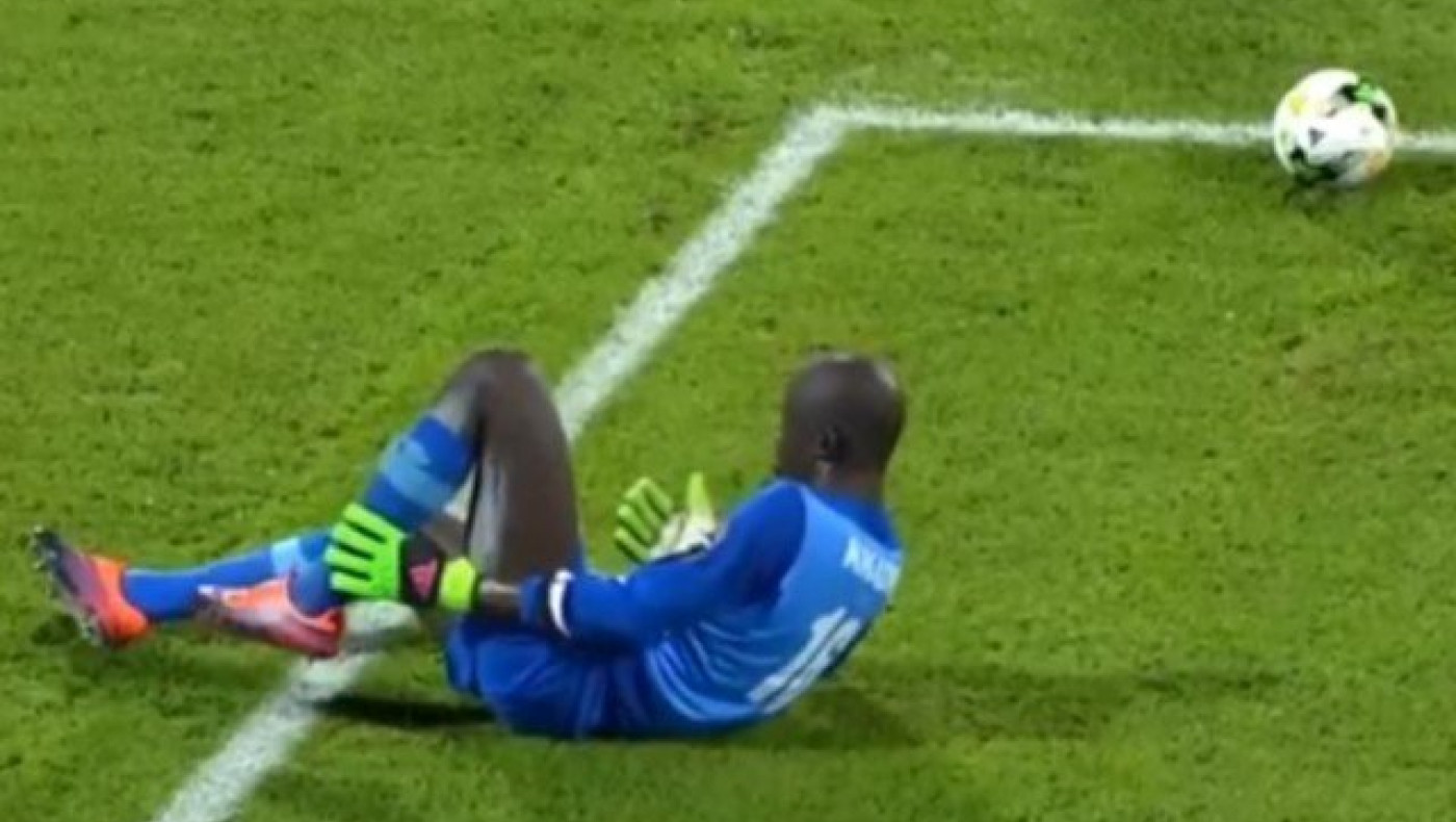 Ο απίστευτος θεατρίνος τερματοφύλακας της Σενεγάλης (vid)