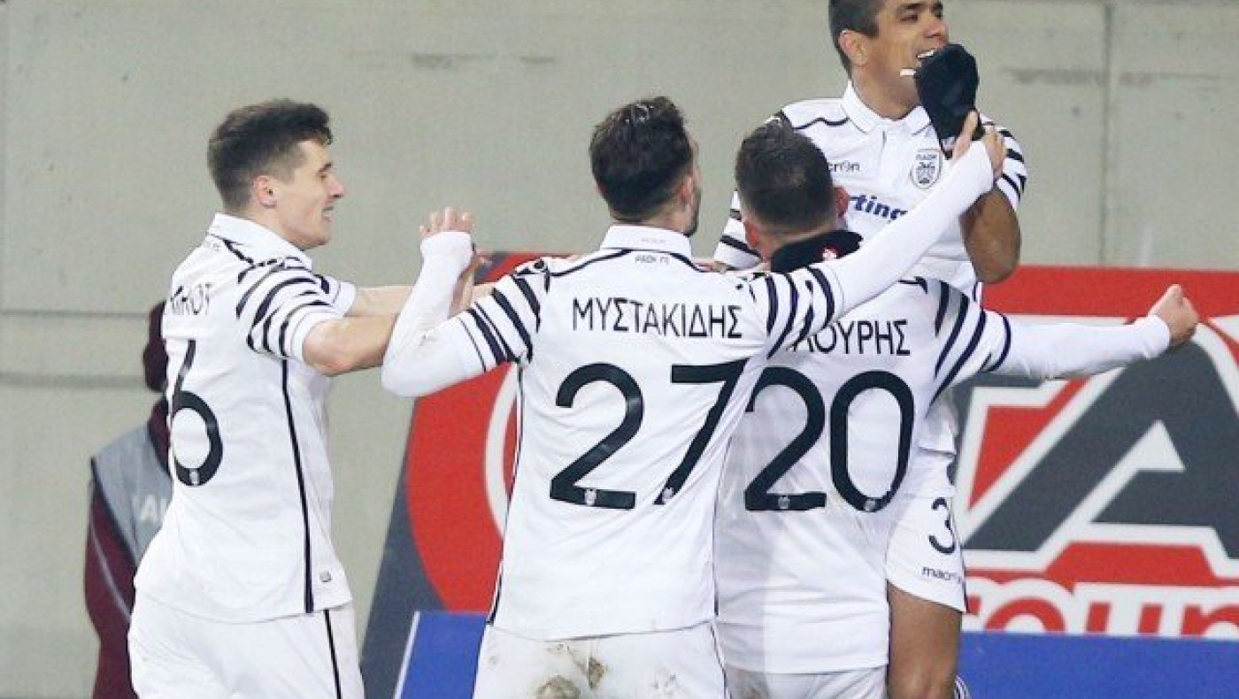 Καλπάζει το                           ασπρόμαυρο άτι!