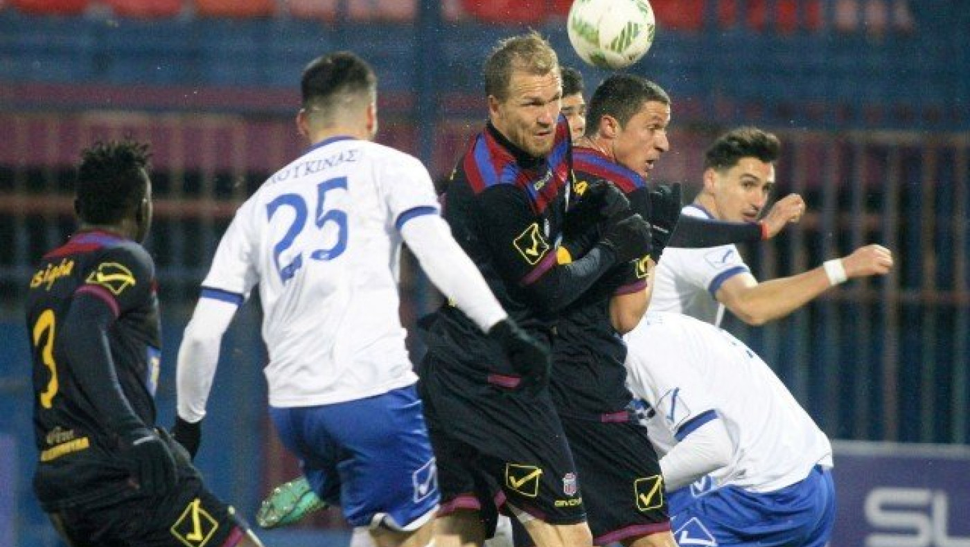 «Κατεστραμμένοι»                        για τρεις βαθμούς