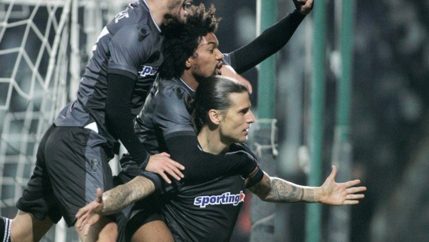 «Τσάκισαν» τα... τρολ  σε     ποδοσφαιρική    γιορτή