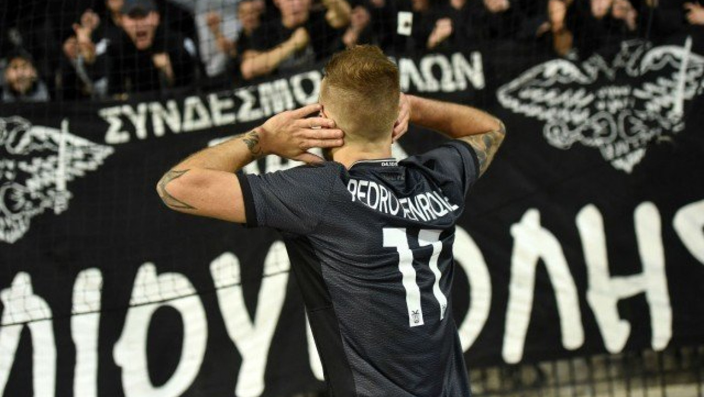 Πάρτι με                              σάμπα και Ενρίκε