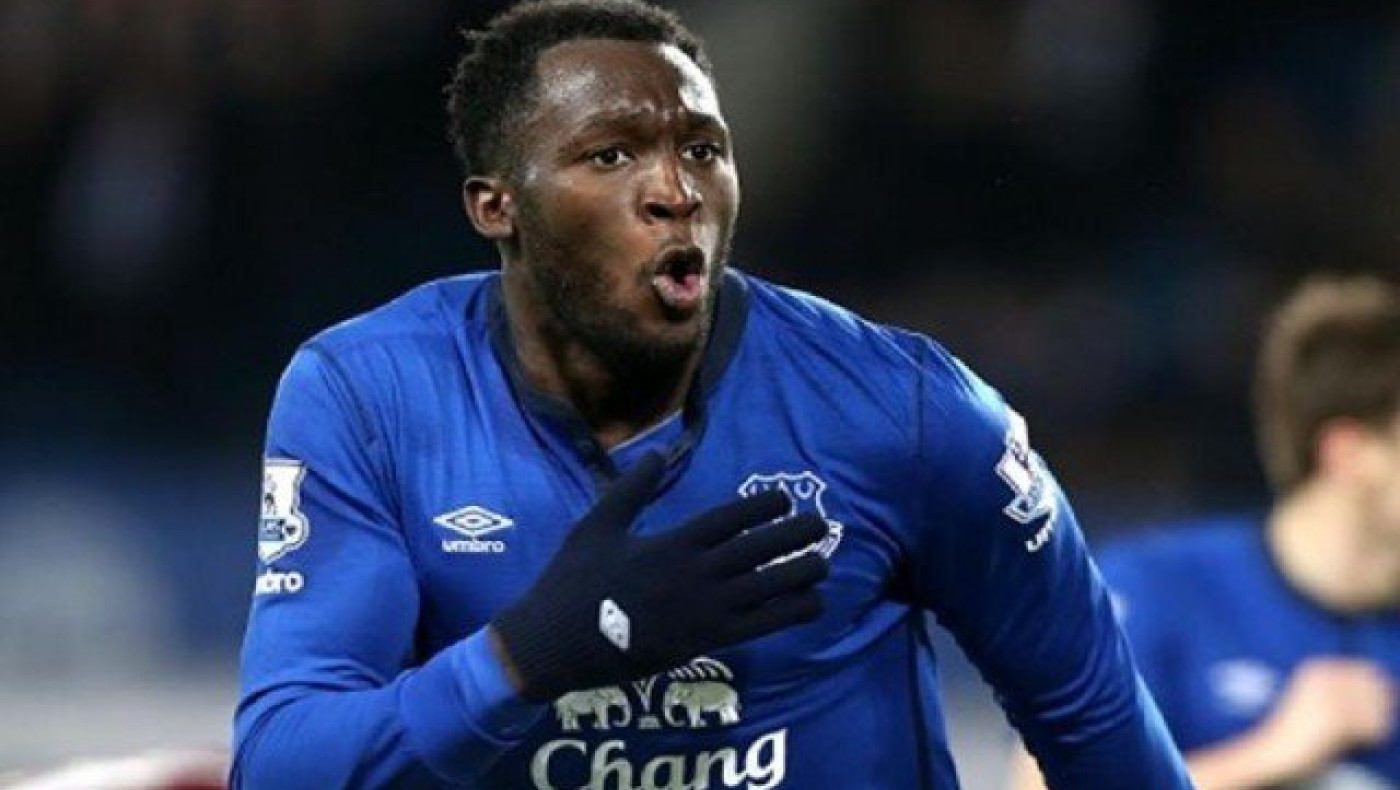 Κολλάει η ανανέωση του                         Λουκάκου με την Έβερτον