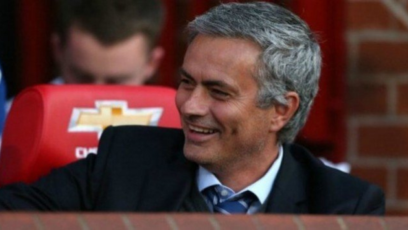 «Ψήνεται» ήδη η                           ανανέωση Μουρίνιο